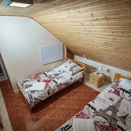 Guest house Robitel Wellness Vendeghaz Veszprem-gyulafiratot 4*