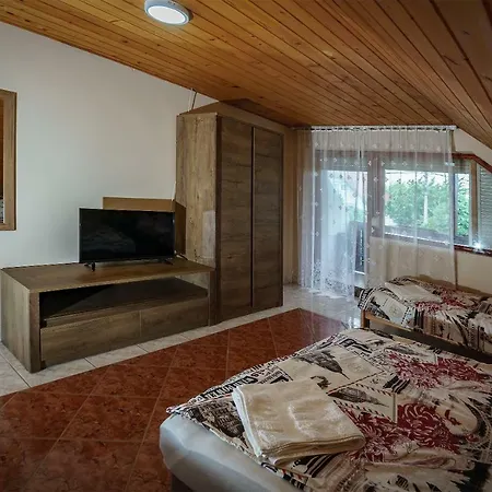 Robitel Wellness Vendeghaz Veszprem-gyulafiratot Gæstehus 4*